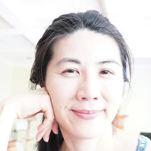 Chikako Ozawa-de Silva Headshot